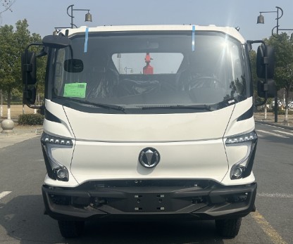 飛碟奧馳W7車廂可卸式垃圾車_國六勾臂垃圾車廠家