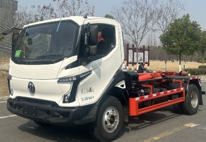 飛碟奧馳W7車廂可卸式垃圾車_國六勾臂垃圾車廠家