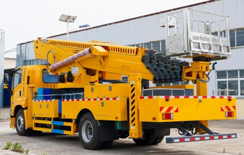 慶鈴五十鈴巨咖45米高空作業(yè)車_45米高空作業(yè)車生產(chǎn)廠家
