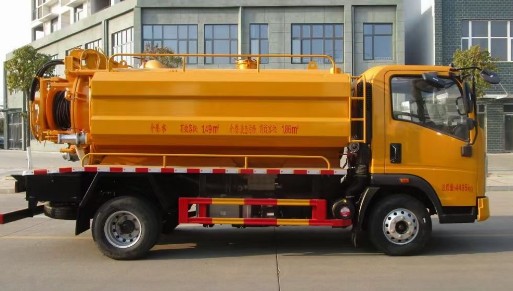 重汽豪曼藍(lán)牌清洗吸污車_4+2清洗吸污車