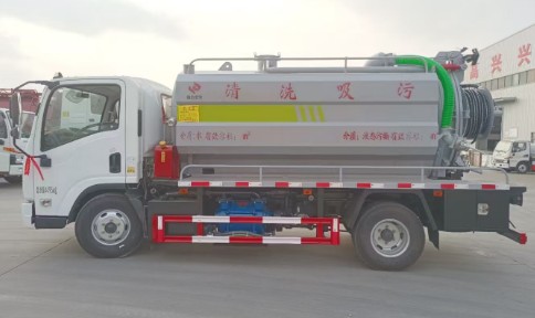 東風(fēng)柳汽藍(lán)牌清洗吸污車_4+2清洗吸污車
