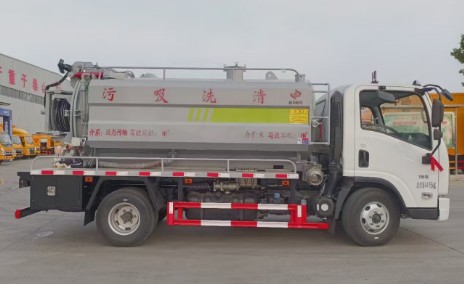 東風(fēng)柳汽藍(lán)牌清洗吸污車_4+2清洗吸污車