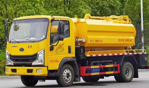 重汽豪曼藍牌清洗吸污車_2650mm高度清洗吸污車